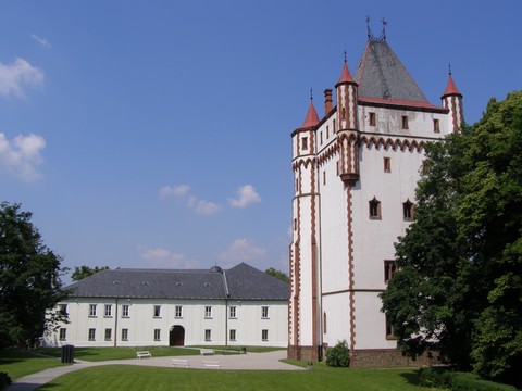 Hradec nad Moravicí červený zámek